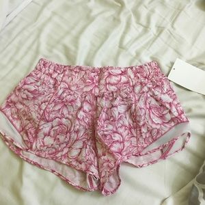lululemon size 6 hotty hot shorts !